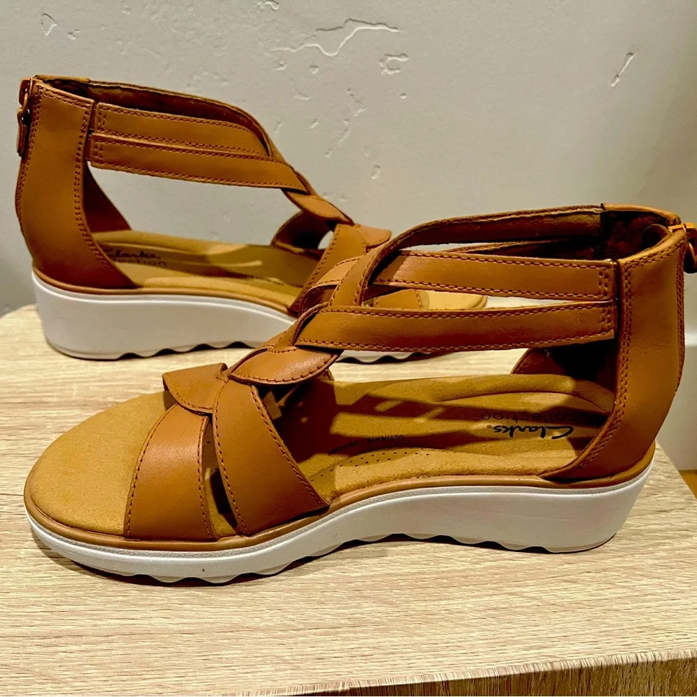 Clarks, Light Tan , Brand New, Size 8W Sandal. Ortholite footbed. - Picture 6 of 8